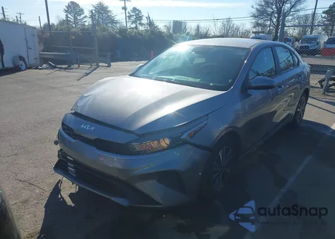 2023 Kia Forte Lxs z USA, uszkodzony, nr VIN 3KPF24AD0PE559949